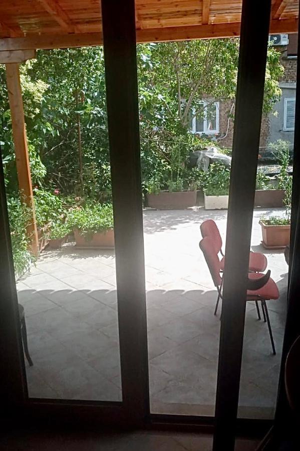 Nina Guest House Tirana Exterior foto